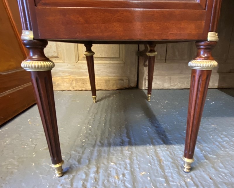 Exhibition Quality French Dressing Table -sussex-antiques-and-interiors-01982a78-ec2b-4367-b4cc-a63cba917603-main-638071424315503325.jpeg