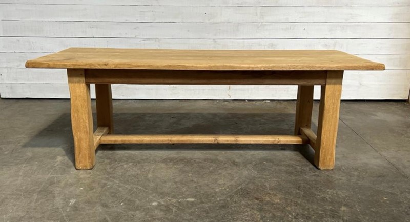 French Square Leg Oak Farmhouse Dining Table -sussex-antiques-and-interiors-09a42bf4-6479-48c5-9e3a-f113dadbbd41-main-637914185240472455.jpeg