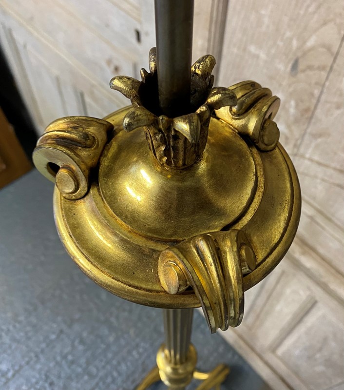 Finest Quality French Standard Lamp-sussex-antiques-and-interiors-0a4bdd20-72b6-4dc0-bc23-283a5c700c31-main-637806874548852608.jpeg