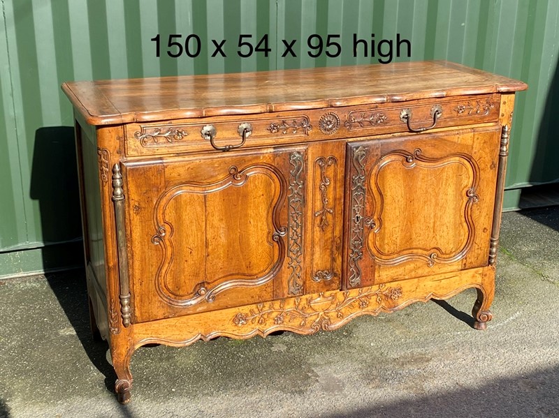 18th Century French Walnut Cupboard Buffet-sussex-antiques-and-interiors-0baf2f58-7192-4d4c-bbbe-a242bc1df808-main-638023016856775224.jpeg