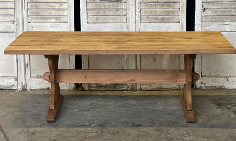 Quality French Deep Oak Farmhouse Dining Table -sussex-antiques-and-interiors-1f07d061-06ae-44ac-a0dc-24714b80d9ff-main-638150952487783841.jpeg
