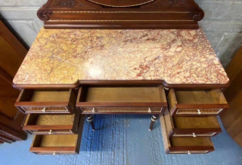 Exhibition Quality French Dressing Table -sussex-antiques-and-interiors-2f24985e-7fce-4653-922f-f8abe9754ac0-main-638071424296441059.jpeg