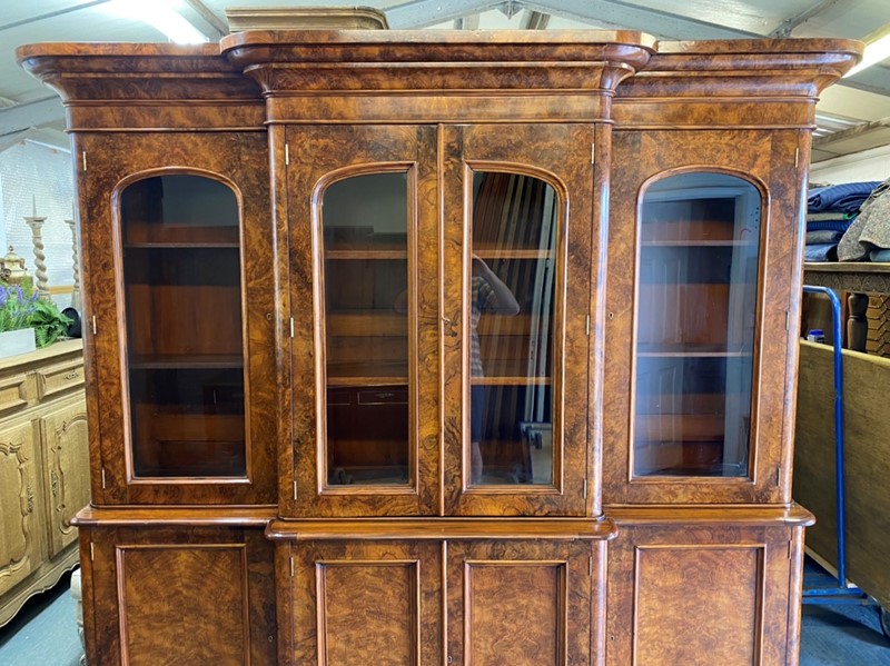 Burr Walnut Breakfront Library Bookcase-sussex-antiques-and-interiors-33d82846-9088-4444-bce2-ee13f1bc6444-main-637922051467386563.jpeg