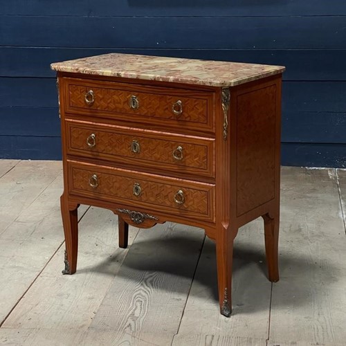 Pretty French Parquetry Kingwood Commode Chest