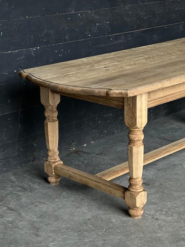 Deeper French Bleached Oak Farmhouse Dining Table -sussex-antiques-and-interiors-33fa0887-5836-4668-8b6e-861ac10729b6-main-638285784338158497.jpeg