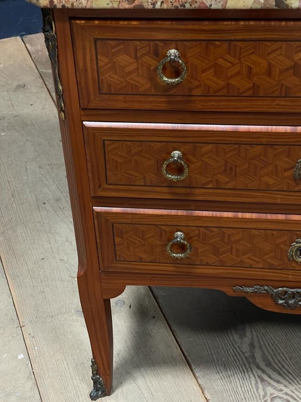 Pretty French Parquetry Kingwood Commode Chest-sussex-antiques-and-interiors-3ade0d5c-55b1-4130-9171-2d4bc1589cdf-main-637613607137807685.jpeg