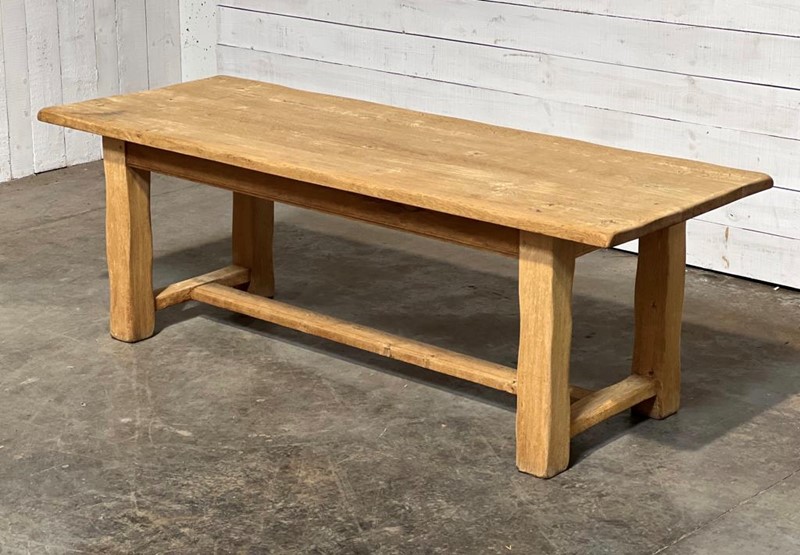 French Square Leg Oak Farmhouse Dining Table -sussex-antiques-and-interiors-3f8c044c-9ad7-4e4b-a096-4d914020e6be-main-637914185236253587.jpeg