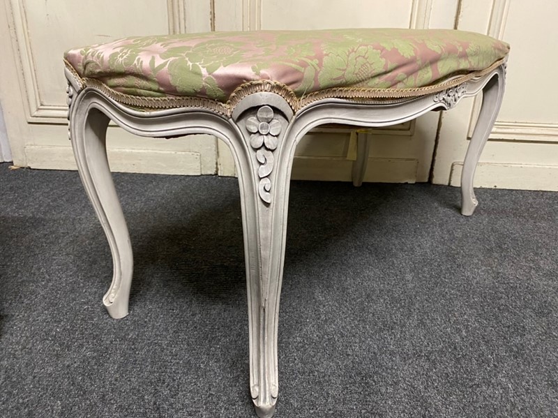 Elegant Long French Stool-sussex-antiques-and-interiors-3fc9676a-fee2-447c-8bd9-3883b8890757-main-637498853706349160.jpeg