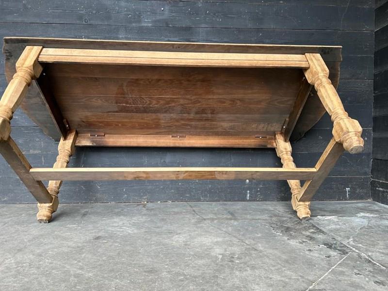 Deeper French Bleached Oak Farmhouse Dining Table -sussex-antiques-and-interiors-42c62512-3fe7-41c8-b310-e64c339cdd0e-main-638285784379095470.jpeg