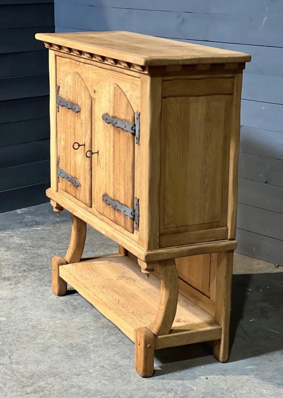 French Gothic Bleached Oak Cupboard -sussex-antiques-and-interiors-464c7971-4d42-4e1a-bd2c-226f94f6426d-main-637977245857466522.jpeg