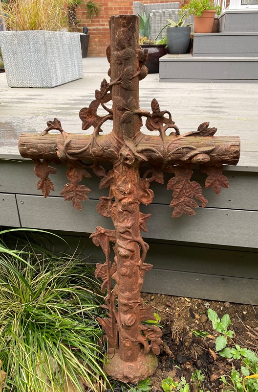 French Cast Iron Cross - Garden Ornament -sussex-antiques-and-interiors-4e6f6cd2-9d25-46f6-807d-25f48f1774fd-main-637723070656164790.jpeg