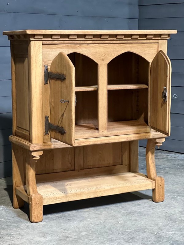 French Gothic Bleached Oak Cupboard -sussex-antiques-and-interiors-528b694c-a700-44da-8ee0-317f1cfff145-main-637977245880122578.jpeg