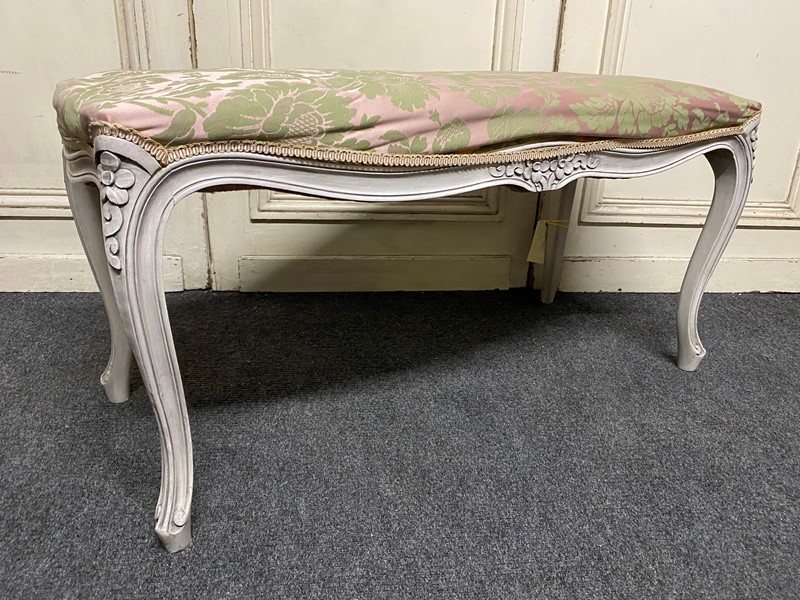 Elegant Long French Stool-sussex-antiques-and-interiors-537e89bc-10f2-4f52-a015-83669565adef-main-637498853442599986.jpeg