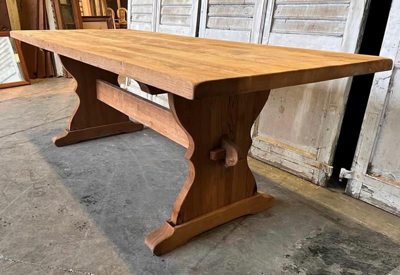 Quality French Deep Oak Farmhouse Dining Table -sussex-antiques-and-interiors-541ee40c-e786-4b8d-9977-f7d3ba35b294-main-638150952568251371.jpeg