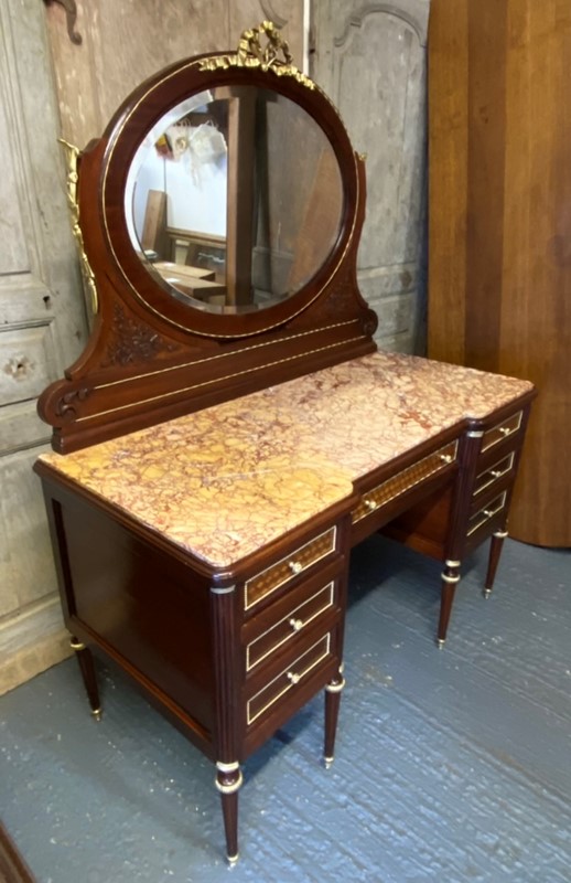 Exhibition Quality French Dressing Table -sussex-antiques-and-interiors-68f6c05a-c82c-4ce3-8fc0-15774b2de471-main-638071424263785228.jpeg