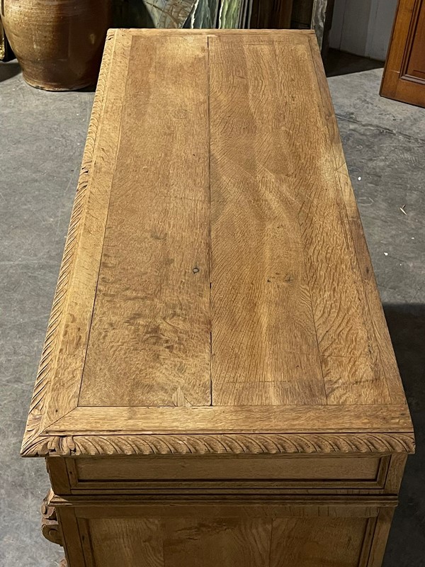 French Carved Bleached Oak Bookcase -sussex-antiques-and-interiors-7e17ca2b-afca-4d16-8dce-711da07c17b1-main-637738919057650568.jpeg