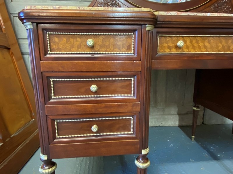 Exhibition Quality French Dressing Table -sussex-antiques-and-interiors-8d621192-05a9-44d7-b547-571b9f11c402-main-638071424322222534.jpeg