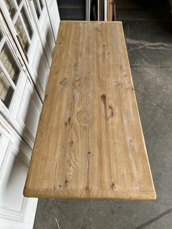 French Bleached Oak Farmhouse Dining Table -sussex-antiques-and-interiors-9127540e-360d-46d3-b708-31a78b9aba0d-main-638182882661948017.jpeg