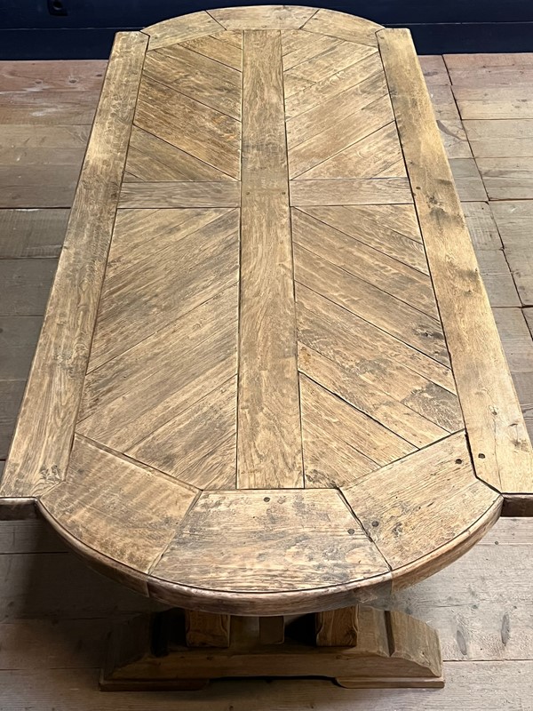 French Parquetry Top Oak Farmhouse Dining Table -sussex-antiques-and-interiors-a23b90f3-0297-448f-bd6e-36aba679af1a-main-638092153534312095.jpeg