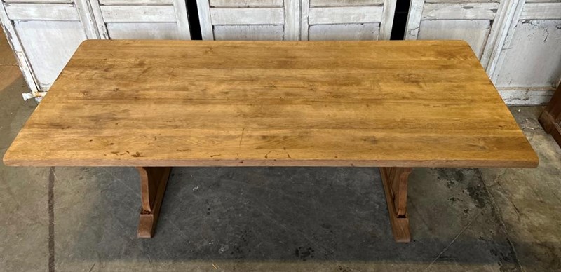 Quality French Deep Oak Farmhouse Dining Table -sussex-antiques-and-interiors-a7355d72-d9aa-42f9-9694-8defe544d529-main-638150952555595375.jpeg