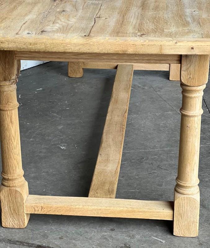 French Bleached Oak Farmhouse Dining Table -sussex-antiques-and-interiors-a853d033-357d-41a1-b0c8-a2b7830ebeeb-main-638182882693822899.jpeg