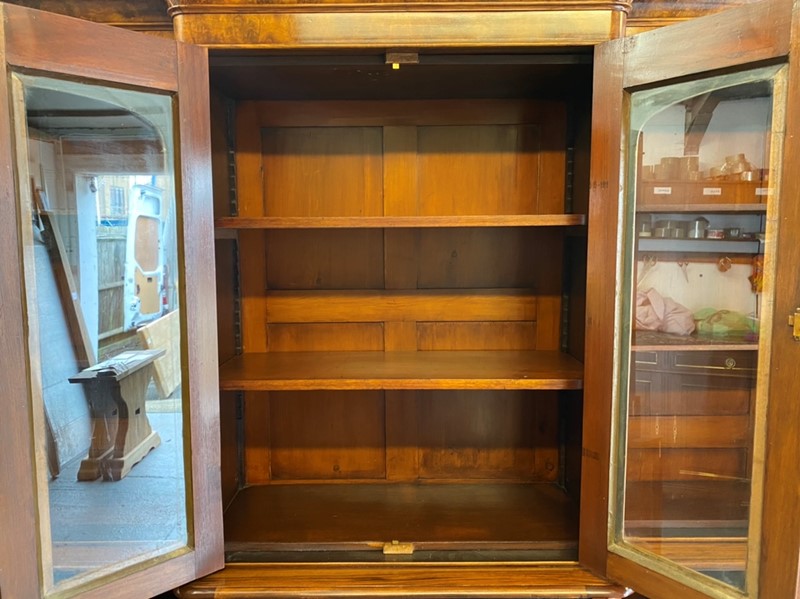 Burr Walnut Breakfront Library Bookcase-sussex-antiques-and-interiors-b24879b6-7923-48bb-96d0-a96bdb18e63d-main-637922051480824324.jpeg