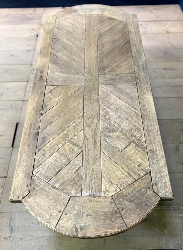 French Parquetry Top Oak Farmhouse Dining Table -sussex-antiques-and-interiors-bc52f6d9-5633-4140-9809-ed7664b477ce-main-638092153464625746.jpeg