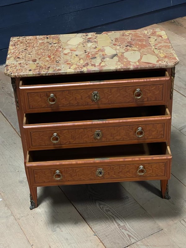 Pretty French Parquetry Kingwood Commode Chest-sussex-antiques-and-interiors-c6830565-1fb2-494e-bef3-03e9dec47e9b-main-637613607176244817.jpeg