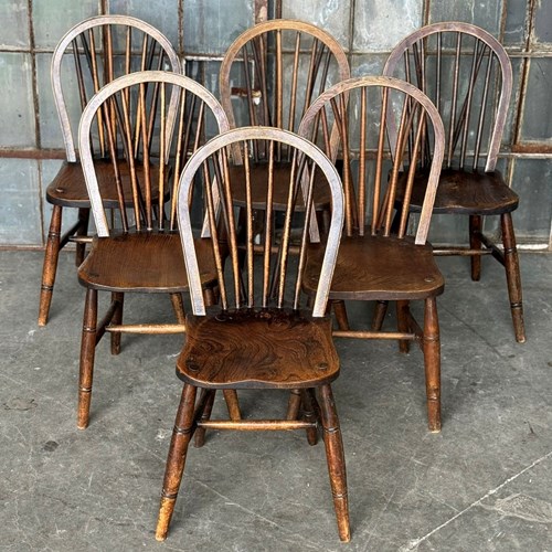 Charming Set 6 Antique Windsor Chairs