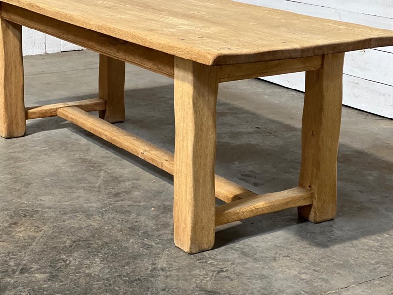 French Square Leg Oak Farmhouse Dining Table -sussex-antiques-and-interiors-f0e91fc2-1711-4688-896b-cd80daac3b53-main-637914185209222459.jpeg
