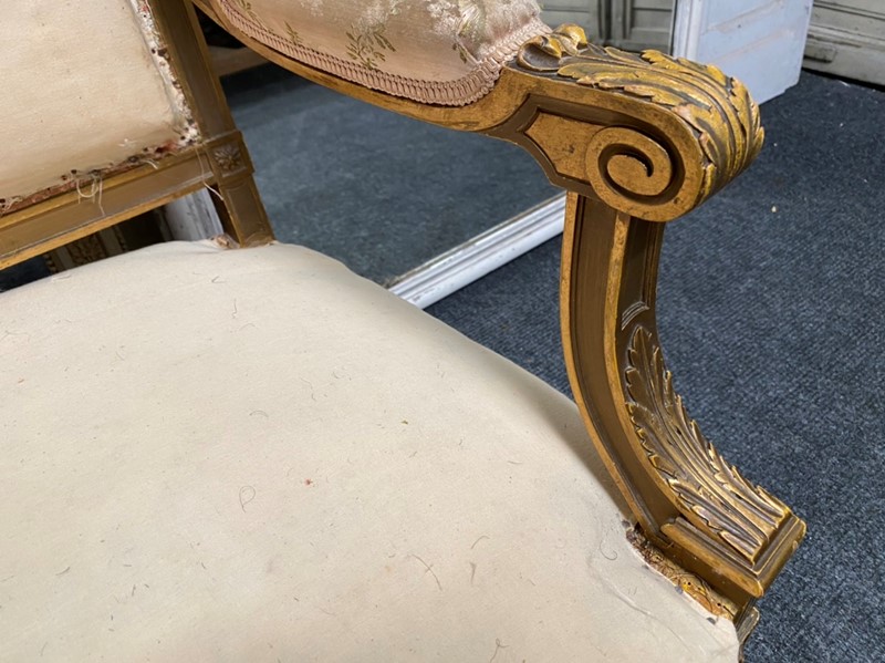 French Gilt Wood Settee / Couch-sussex-antiques-and-interiors-f24d47fe-8b29-4a28-a355-48a965b0a998-main-637475571186976559.jpeg
