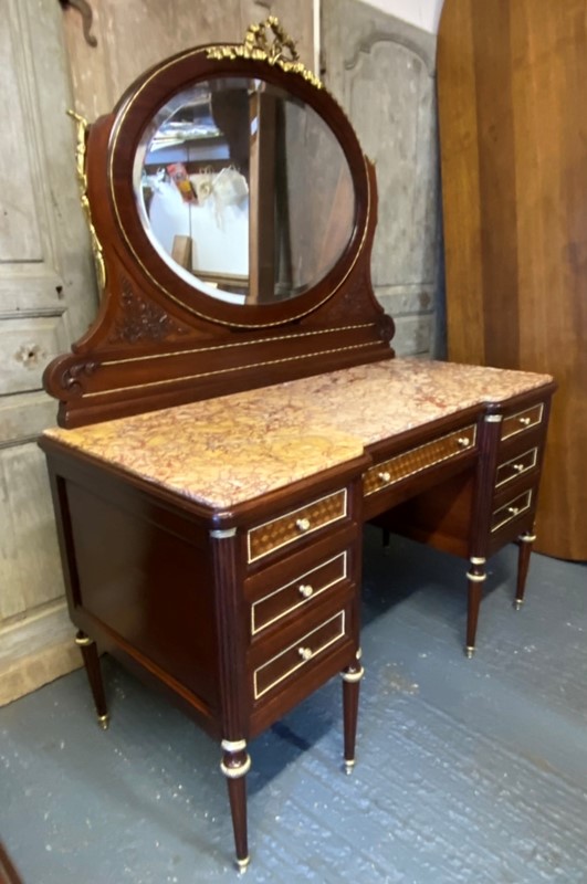 Exhibition Quality French Dressing Table -sussex-antiques-and-interiors-f2e1790c-7ba2-4a0f-8bc3-c09d45e8bae6-main-638071424269410180.jpeg