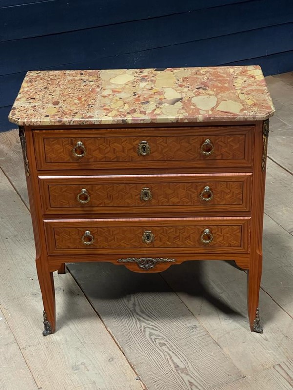 Pretty French Parquetry Kingwood Commode Chest-sussex-antiques-and-interiors-f3b27f92-251b-4b44-ac41-d33e837c0934-main-637613607146557996.jpeg