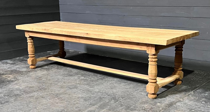 Huge French Bleached Oak Farmhouse Dining Table -sussex-antiques-and-interiors-fa204210-4e07-404d-9307-fce68690eba9-main-637995452370262432.jpeg