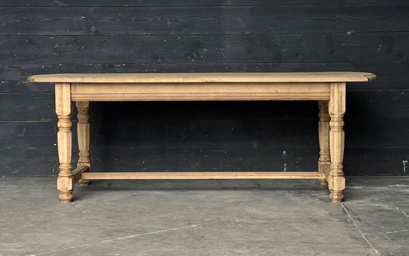 Deeper French Bleached Oak Farmhouse Dining Table -sussex-antiques-and-interiors-fb8f210c-4a9b-4a35-bb2d-4836faffaca8-main-638285784301908443.jpeg