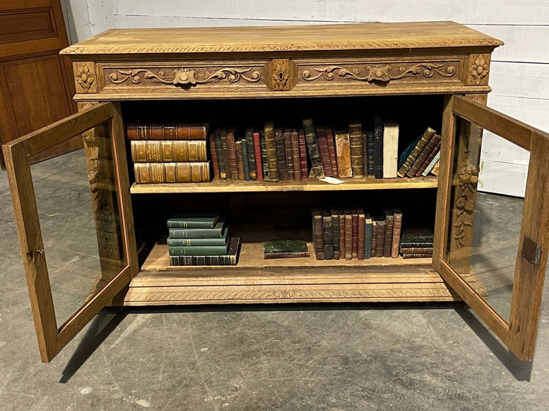 French Carved Bleached Oak Bookcase -sussex-antiques-and-interiors-fee0701a-357a-4c77-bb52-5fb058b5fe4f-main-637738919257651555.jpeg