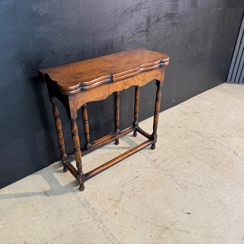 Pretty Walnut Queen Anne Style Tea Table