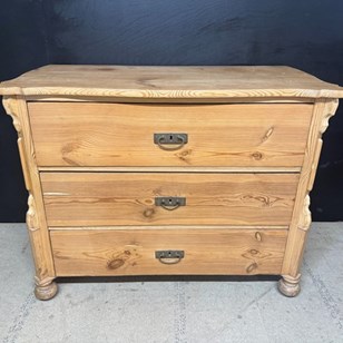 Pine 3 Drawer Chest Of Drawers
