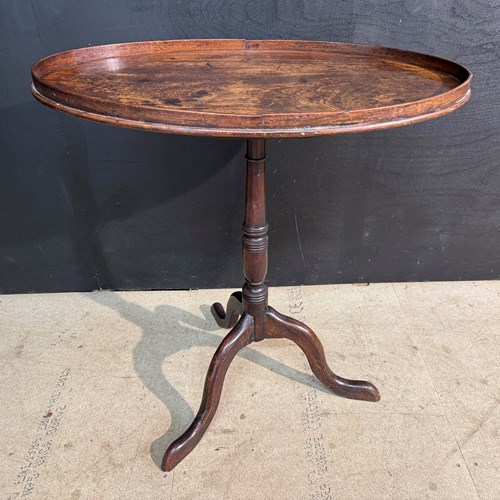 Georgian Mahogany Tilt Top Table