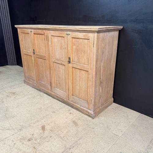 Good Quality 19Th Century Pine Housekeepers Cupboard