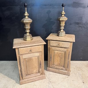 Quality Pair Oak Bedside Cupboards ...