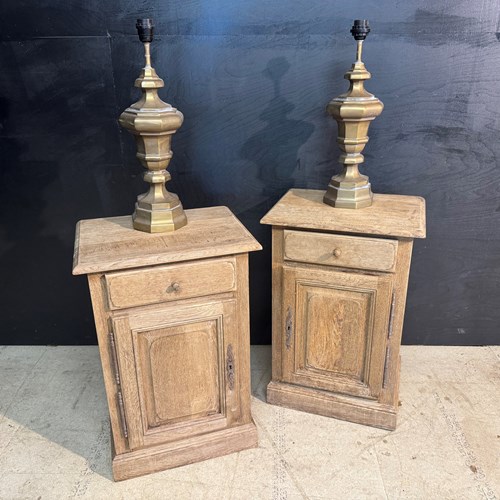 Quality Pair Oak Bedside Cupboards 