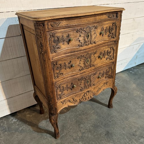 Pretty French Bleached Oak Chest Of Drawers