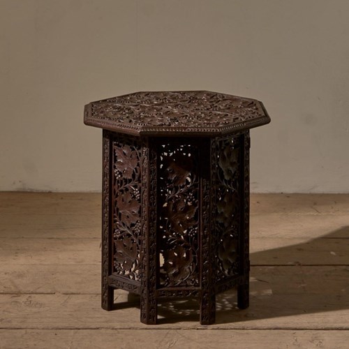 19Th Century Anglo Indian Padauk Side Table - Leaf Design