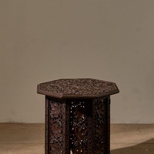 19Th Century Anglo Indian Padauk Side Table - Leaf Design