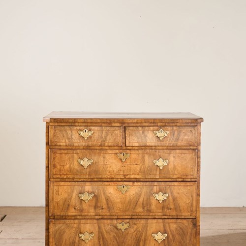 18Th Century Walnut Chest Of Drawers