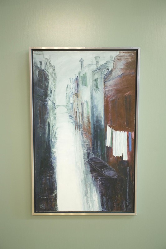 Large contemporary painting of Venice by Kay Lake-tallboy-interiors-0--j1a4706-main-638020772809896818.jpeg