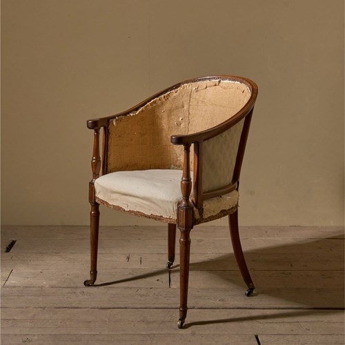 Elegant Georgian Mahogany Tub Chair