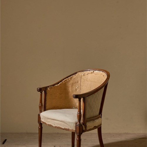 Elegant Georgian Mahogany Tub Chair