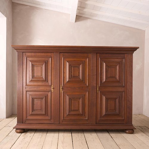 Early 20Th Century Oak Dutch Cupboard